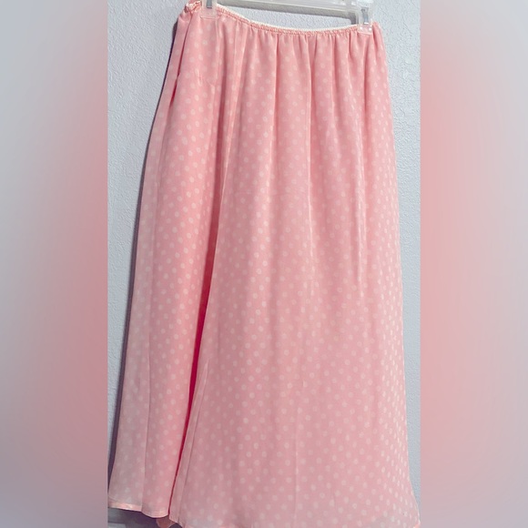 Chadwicks Dresses & Skirts - Chadwick’s size 12P petite pink with white polka dot silk maxi skirt
